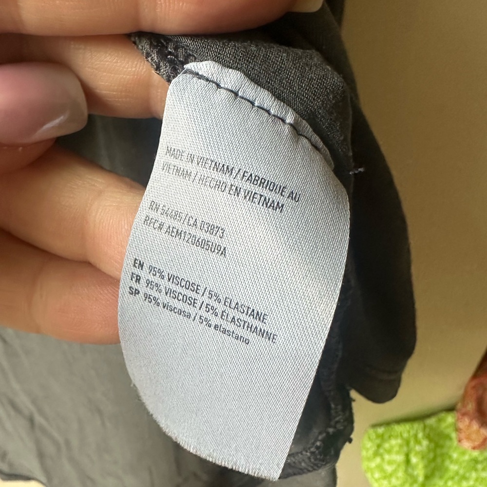 AE Gray Crisscross Long Sleeve Top - Picture 6 of 7